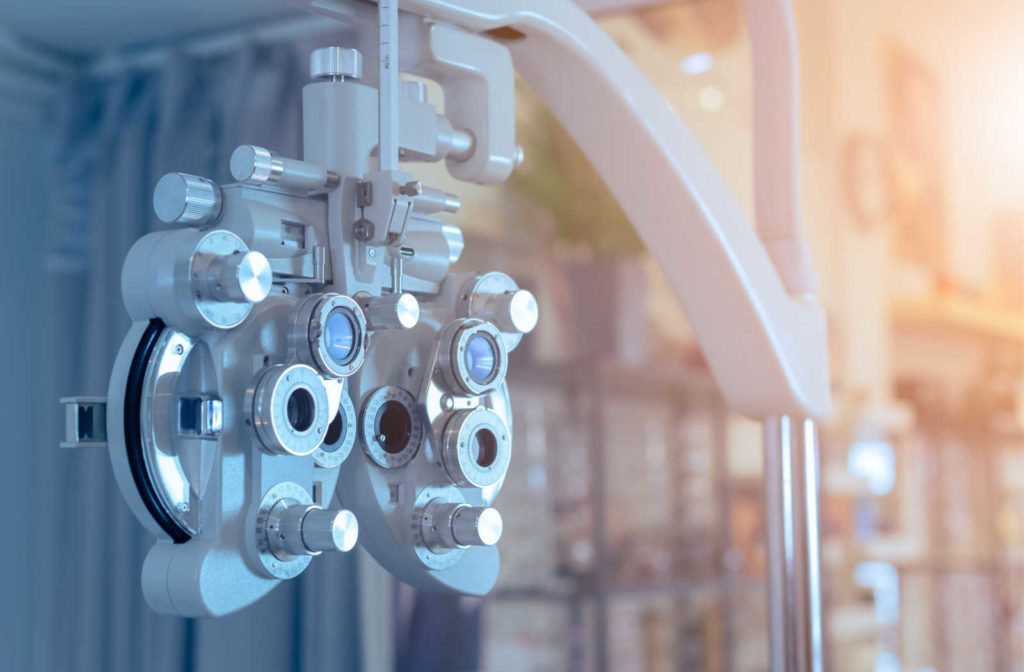 Image of a shiny new phoropter in an examination room.